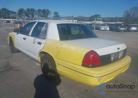 2010 Ford Crown Victoria Police/Police Interceptor z USA, uszkodzony, nr VIN 2FABP7BV3AX128439